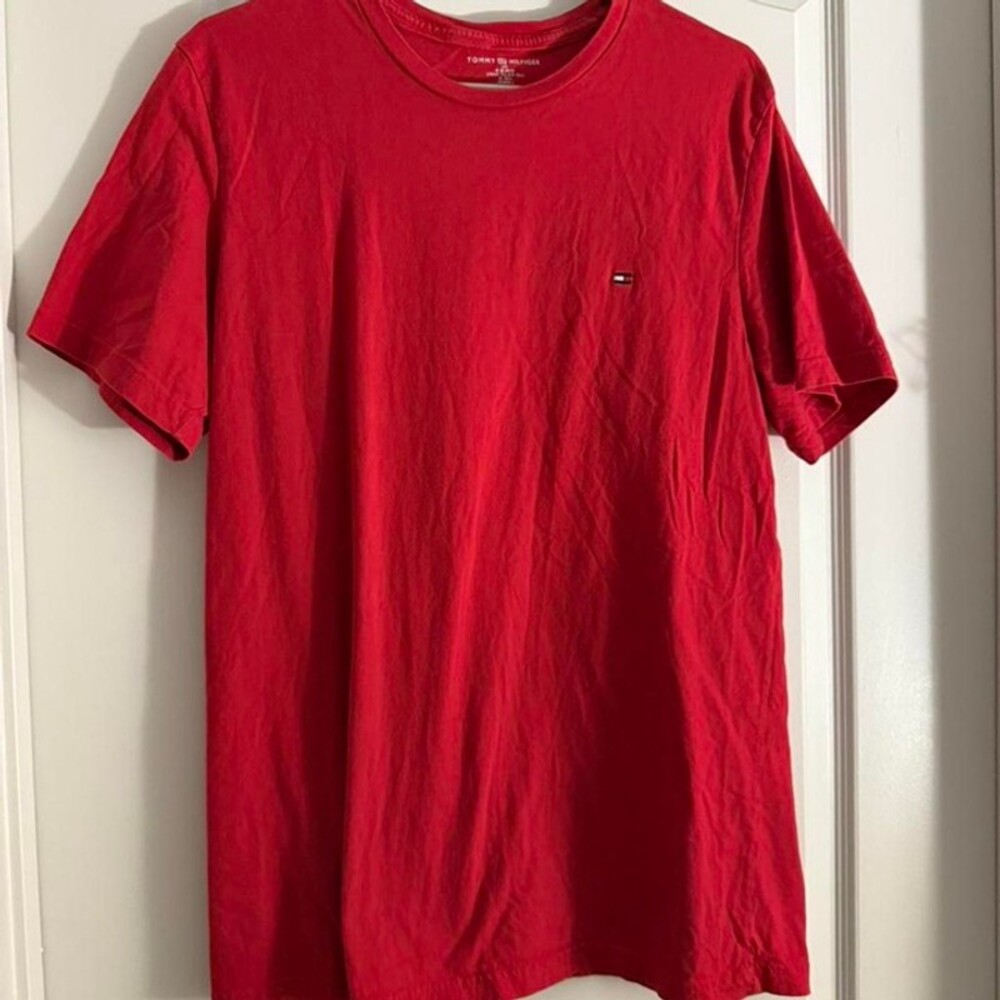 Tommy Hilfiger Men’s Large Red T Shirt Classic Logo Cotton Casual